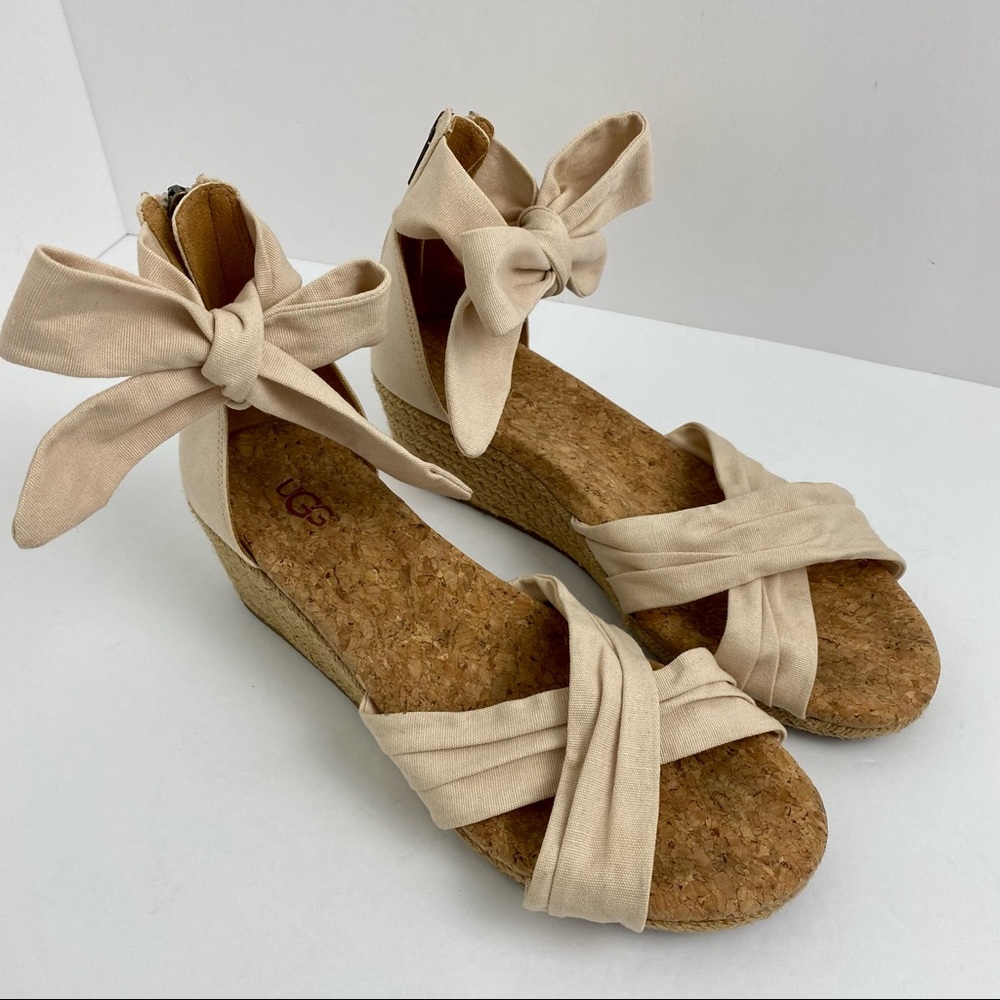 Ugg size 8 Women’s Cream Bow Traci Espadrille Ankle Strap Wedge Sandals